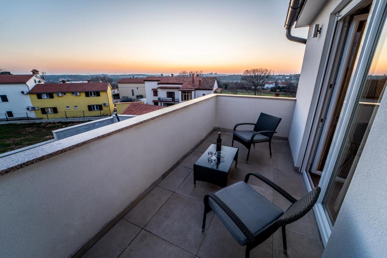 Villa Luka With Private Pool Near Пула Экстерьер фото